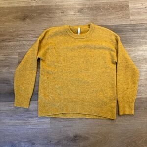 Babaton Soft Alpaca Crewneck Sweater